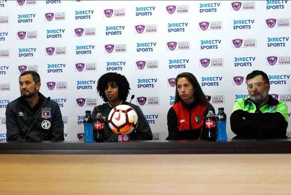 En la conferencia de prensa estuvieron presentes las capitanas de ambos equipos, Nicole Gutiérrez por las árabes y Yusmery Ascanio