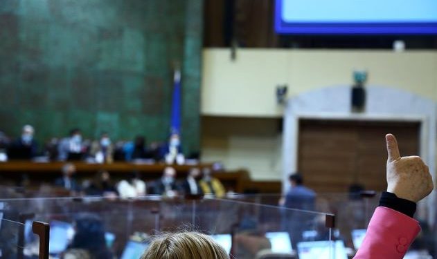 Aprobados los beneficios sociales: Proyecto Chile Apoya Invierno y Postnatal parental fueron despachados al Senado