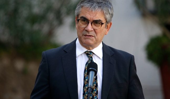 Ministro Mario Marcel descartó que reforma tributaria financie la condonación del CAE