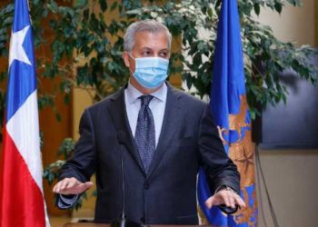 Ministro Claudio Huepe confirmó que ENAP estudia venta de combustible vehicular