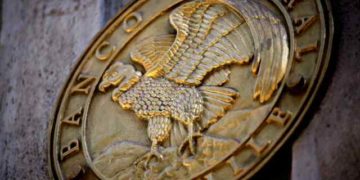 Imacec de junio alcanza 3,7% y confirma la desaceleración de la economía