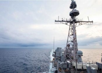 Buques de guerra estadounidenses surcan el estrecho de Taiwán