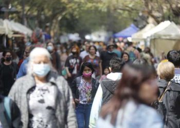 Christian García, jefe de Epidemiología del Minsal: “El uso de mascarilla sigue siendo recomendado en lugares cerrados”