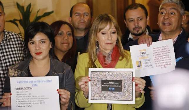 Huelga en farmacias Salcobrand y Ahumada afectará venta de medicamentos a pacientes GES