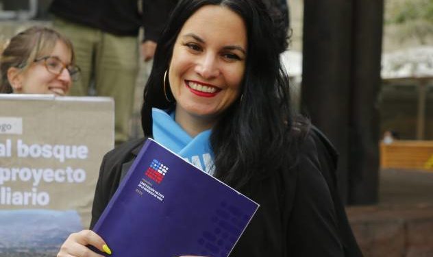 Ex convencional Manuela Royo: “Las negociaciones han sido bastante erráticas en términos de que han sido muy a espaldas de la ciudadanía”