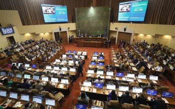 Tras cuatro años en el Congreso: Senado ratifica el TPP-11 en medio de división oficialista