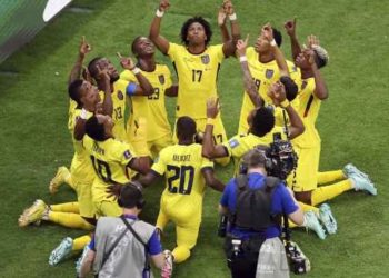Ecuador inaugura el Mundial con una cómoda victoria ante Qatar