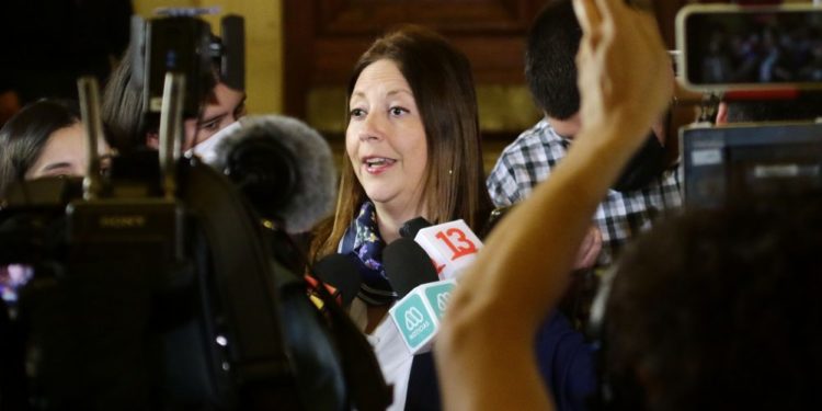 Natalia Piergentilli por postura de Chile Vamos en debate constituyente: “En ningún caso uno puede creer que representa a todo el mundo”