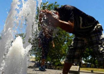 Código Rojo: Autoridades lanzan protocolo ante las altas temperaturas en la RM y expertos esperan lo mismo para las regiones