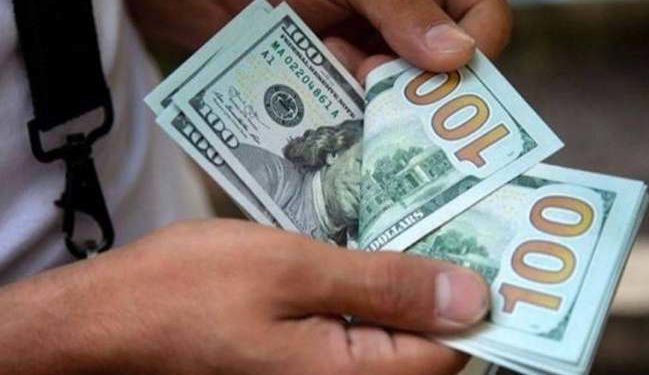 Expertos analizan baja del dólar: baja inflación y malas noticias para los exportadores