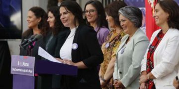 Sala Cuna para Chile, anticonceptivos a bajo costo y aumento en la oferta de cirugías de incontinencia urinaria: Los anuncios del Gobierno en este 8M