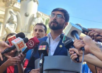 Cambio de hora: recomendación del Minsal reabre debate sobre los efectos de la medida