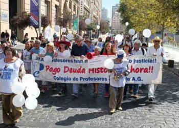 Colegio de Profesores recuerda al Gobierno sus compromisos y exige pago de la deuda histórica