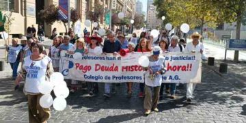 Colegio de Profesores recuerda al Gobierno sus compromisos y exige pago de la deuda histórica