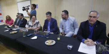 Jefe de bancada RN dice “no compartir” dichos de diputada Cordero, pero pedirá conocer “cuál fue el contexto” de sus dichos