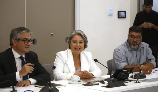 Gobierno y CUT firman acuerdo por salario mínimo de 500 mil pesos a partir de 2024