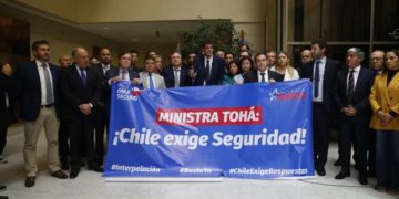 “Es una irresponsabilidad muy grande pretender culpar a este gobierno”: Los críticas que dejó el anuncio de interpelación contra la ministra Tohá