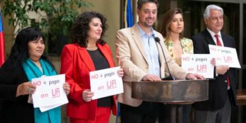 “No más pagos en UF”: Parlamentarios PS presentan proyecto que elimina cobro en Unidades de Fomento