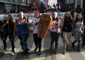Dirigente del Movimiento Deuda Educativa critica portazo de Mario Marcel a la condonación del CAE