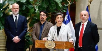“No lo compartimos”: Autoridades de Gobierno insistieron en sus críticas a proyecto alternativo de la oposición por isapres