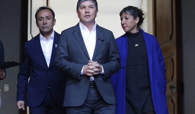 Manuel Monsalve por desórdenes en el clásico universitario: “Los carabineros se requieren en las poblaciones, no para ir a cuidar solo eventos privados”