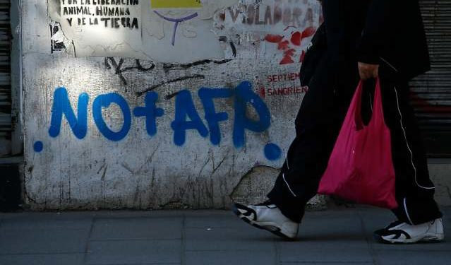 Reforma previsional: Dirigentes sociales y expertos acusan “renuncia” de parte del Gobierno