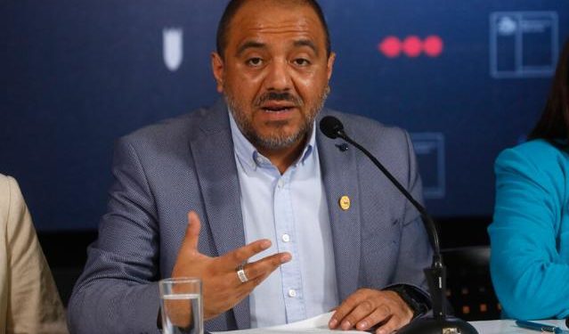 Acusación Constitucional contra Ávila: DC revisará mérito del libelo y oficialismo apunta a “discriminación” contra el secretario de Estado