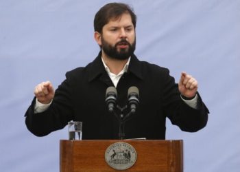 Presidente Boric insiste en reforma tributaria: No es “para llenarle los bolsillos al Estado”