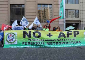 Organizaciones sociales, alcaldes y la CUT llaman a avanzar en una reforma al sistema de pensiones