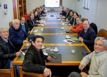 “Hay que hacer un esfuerzo en justicia tributaria”: Gremios de pymes cuestionan postura de grandes empresarios sobre pacto fiscal