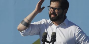 Presidente Boric por condicionamiento de la UDI a retomar diálogo sobre pensiones sólo con la salida de Jackson del gabinete: “¿Cómo se les ocurre?”