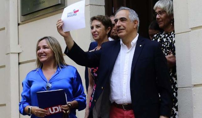 Pese a impasse por la AC: UDI, RN y Evópoli deciden seguir actuando en conjunto