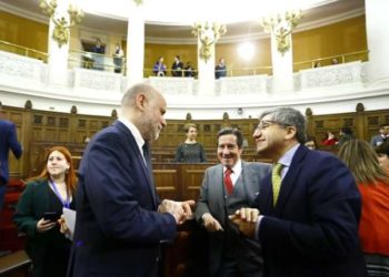 Ministro Elizalde llamó a evitar que la discusión constitucional se convierta en un factor de “controversia permanente” entre los chilenos