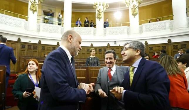 Ministro Elizalde llamó a evitar que la discusión constitucional se convierta en un factor de “controversia permanente” entre los chilenos