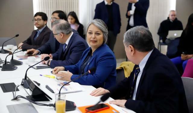 Mesa técnica de pensiones vuelve a reunirse marcada por la ausencia de la UDI