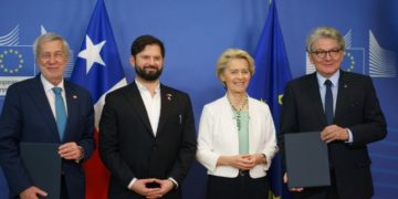 La Unión Europea y Chile firman acuerdo por la obtención del litio y cobre a cambio de inversiones en la economía