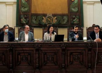 Concejo municipal aprueba cambio de nombres en calles de Santiago: “Es una votación histórica” señaló la alcaldesa Irací Hassler