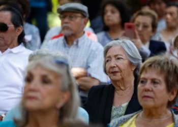 Reforma previsional: Oposición acusa al Gobierno de “buscar un salvavidas” en la figura de la expresidenta Bachelet