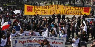 “El paro no se baja”: Directiva nacional del Colegio de Profesores se reunirá este lunes con Cataldo