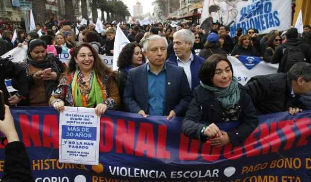 Por el sistema frontal: Colegio de Profesores postergó entrega del resultado de la consulta sobre el paro indefinido
