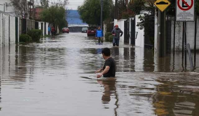 Especialistas U. de Chile analizan impacto del sistema frontal y cómo prepararse para futuros eventos extremos