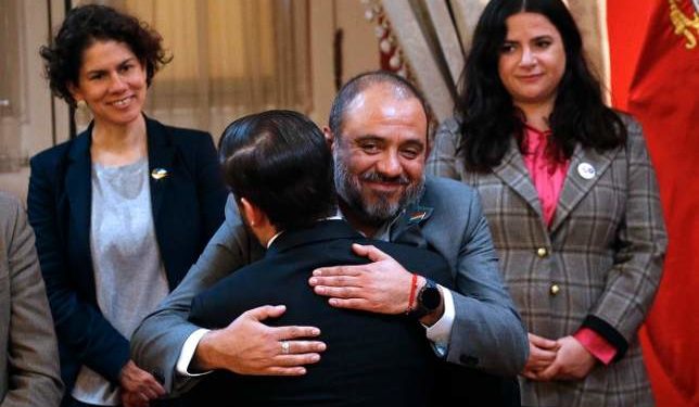 ¿Un castigo a RD?: Representantes de partidos realizan balance de fuerzas que dejó el tercer cambio de gabinete del Presidente Boric