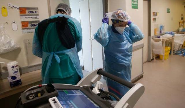 Senadores Flores y Castro advierten “colapso” tras masivos despidos de personal de salud contratados durante la pandemia