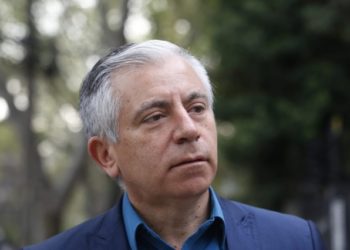 Carlos Díaz y proyecto que obliga a entonar el himno nacional: “Utiliza los símbolos patrios para encubrir una falta de iniciativa parlamentaria”