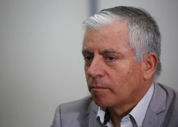 “Muestra la desconexión de la clase política”: Colegio de Profesores crítica proyecto que obliga a cantar el himno en colegios