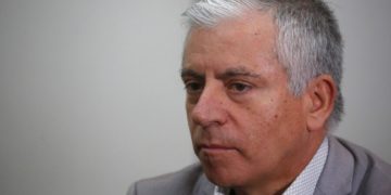 “Muestra la desconexión de la clase política”: Colegio de Profesores crítica proyecto que obliga a cantar el himno en colegios