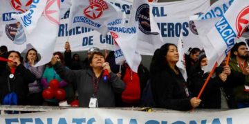 Paro de la FENATS: Gremios de la salud siguen protestando por despido de trabajadores