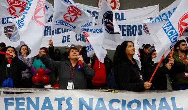 Paro de la FENATS: Gremios de la salud siguen protestando por despido de trabajadores