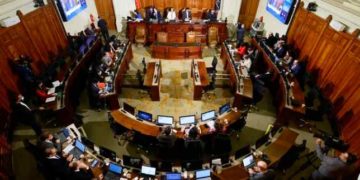 Con recriminaciones y sin acuerdos: Expertos ingresaron correcciones a la propuesta constitucional
