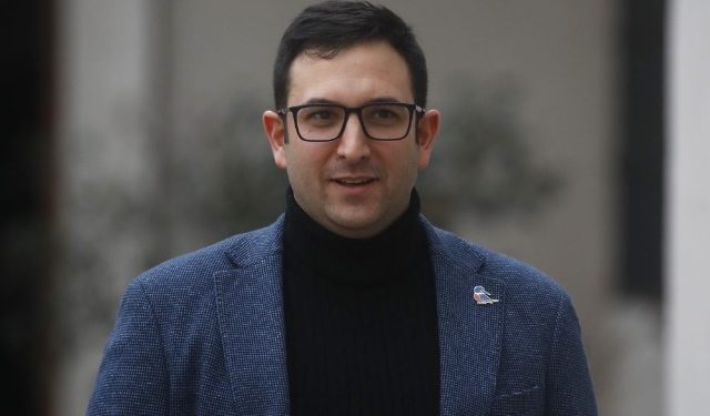 Ausencia de Miguel Crispi en el Congreso: Chile Vamos y Republicanos acusan al ministro de Justicia de obstaculizar labor fiscalizadora del Parlamento